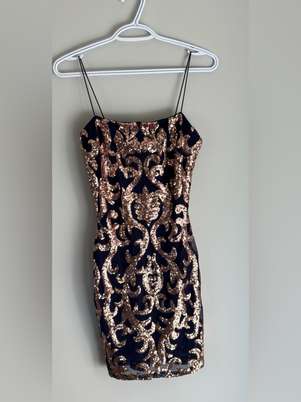 BNWT Lovely Day Tonya Sequin Flock Dress